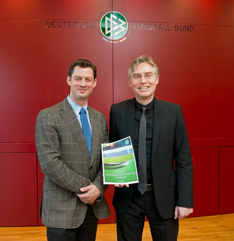 Hendrik Große Lefert (DFB), René Kiefer (Arbeitskeisvorsitzender, Siemens)