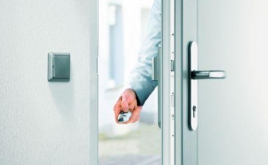 Elektronik an Außentüren leicht gemacht