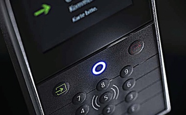 Zeiterfassungsterminal INTUS 5200 mit Touch und Farbe