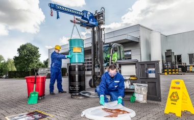 Denios: Umgang mit Gefahrstoff-Leckagen