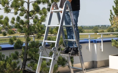Günzburger Steigtechnik: Sicherheit bei Gartenarbeiten