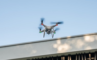 Securiton: Mobiler Drohnenjäger mit Rundum-Blick