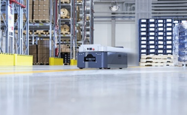 Sick: Kompakter Mehrstrahlsensor Scangrid2 für AGCs