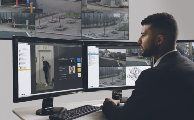 Videoüberwachung und IP-Zutrittskontrolle von Axis