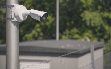 Schutz von Solaranlagen durch Netzwerklösungen von Axis