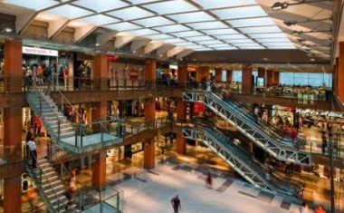 Brandmeldezentralen im Einkaufszentrum Illa Carlemany