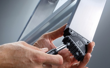 Ein Plus an Sicherheit und Flexibilität bietet der neue Leiterschuh der Günzburger Steigtechnik