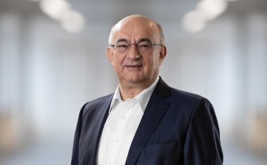 Sick: Solides Wachstum bei hohen Investitionen