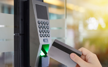 Warum veraltete Zutrittskontrollsysteme zum Problem werden