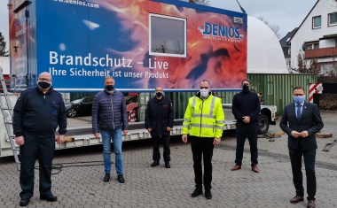 Denios spendet Brandsimulationssystem