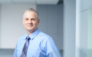 EET: Neuer Axis-Distributor für die Schweiz