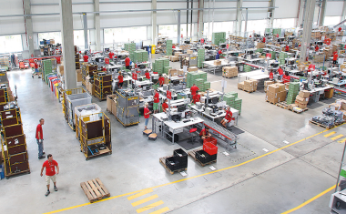 Hybride RFID-Technologie für Zeiterfassung und Zutrittskontrolle bei Loxxess