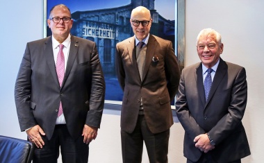 Kötter: Doppelte Staffelstab-Übergabe in der Führungsebene