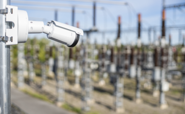 Videotechnik für KRITIS: Warum Unternehmen Sicherheit in Zukunft ganzheitlicher denken müssen