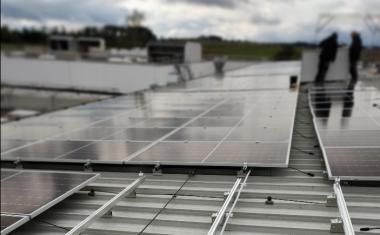 Securiton: Brandschutz bei Photovoltaik-Anlagen