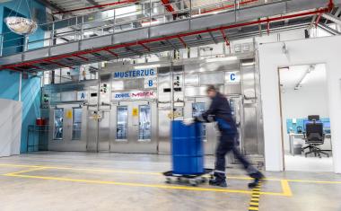 Denios entwickelt Musterzug für Merck