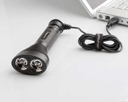 Zweibrüder Optoelectronic: LED Lenser X7R