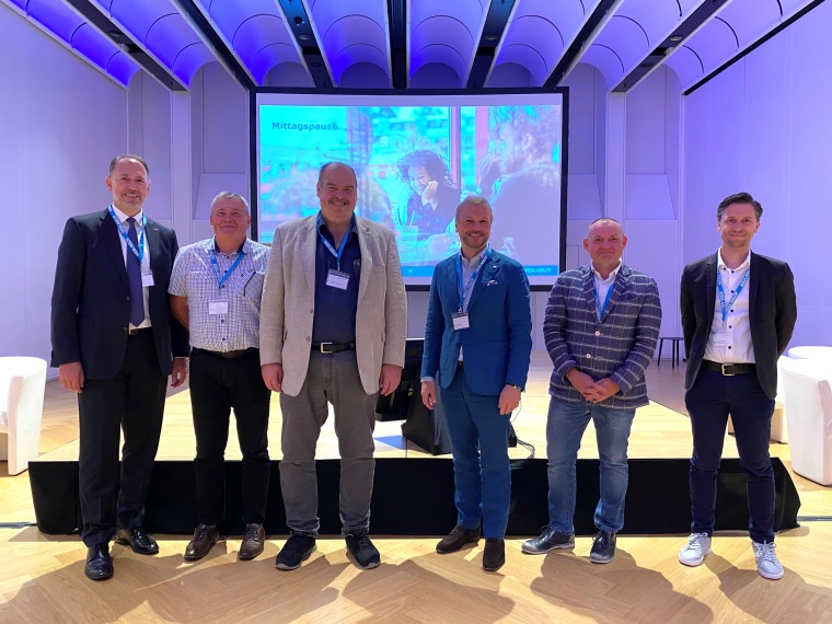 Referenten beim Assa Abloy Opening Solutions Day in Wien, v.l.n.r.: Mag. Mag....