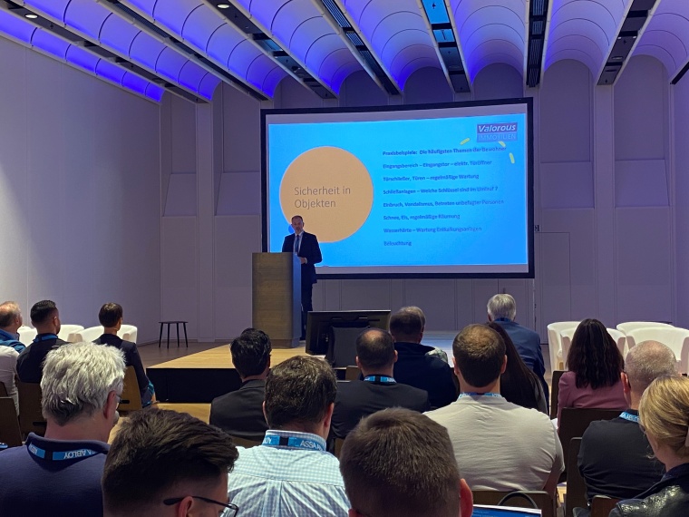 Assa Abloy Opening Solutions Day: Mag. Mag. Michael Skala referierte über die...