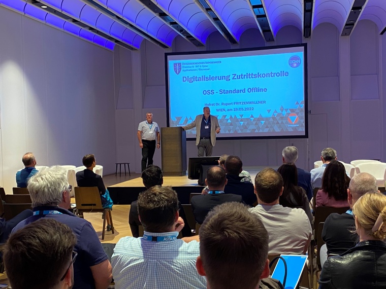 Assa Abloy Opening Solutions Day: Gerhard Lackner (l.) und Hofrat Dr. Rupert...