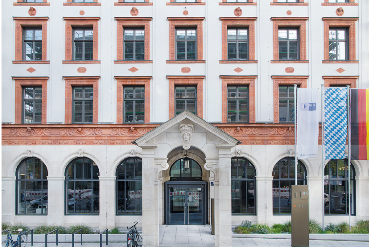 Stammsitz der IHK München und Oberbayern in der Münchener Max-Joseph-Straße....