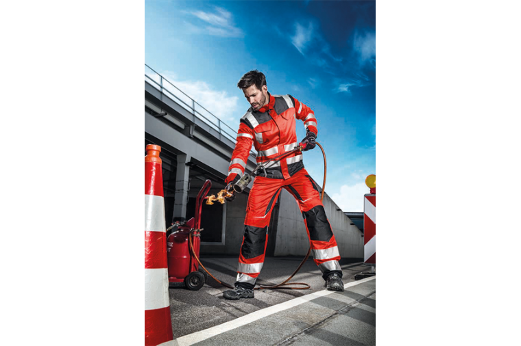 Warnschutzkleidung wie die Kollektion Kübler Reflectiq ist in vielen Bereichen...