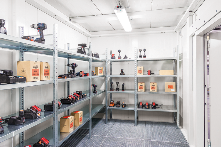 Begehbarer Brandschutzraum WFP für Lithium-Ionen-Akkus. © Denios SE