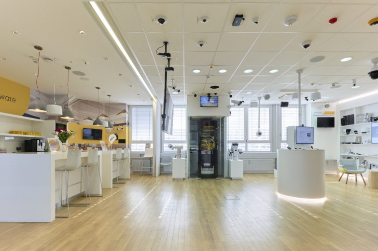 Neueröffnung: Axis Experience Center • GIT-SICHERHEIT.de ist das ...
