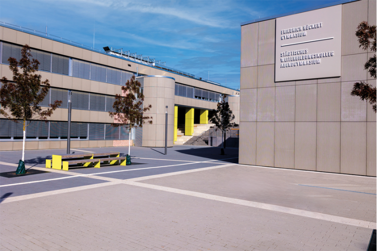 Im Rahmen der Düsseldorfer Schulbauoffensive wurde auch das modernisierte...