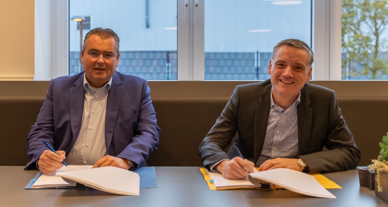 Erik Mol (li.), Inhaber von Metafa, und Ronald Kuyken, Geschäftsführer Abus...