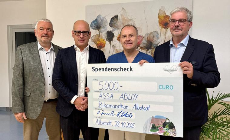 V. l.: Dr. Gerhard Hinger (Vorsitzender Geschäftsführer, Zollernalb...