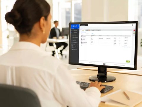 An operator administers access control using Primo from Assa Abloy