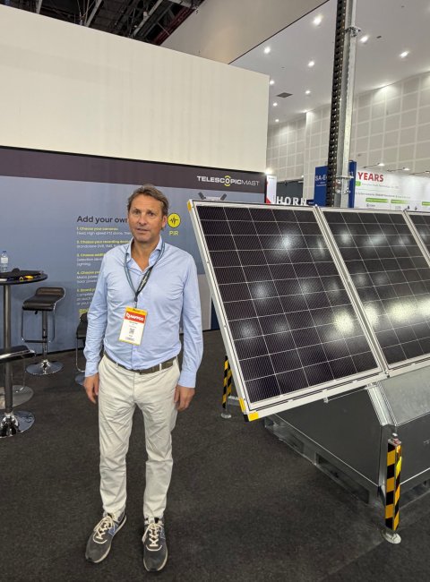 The MSB6 telescopic mast with optional solar power panels